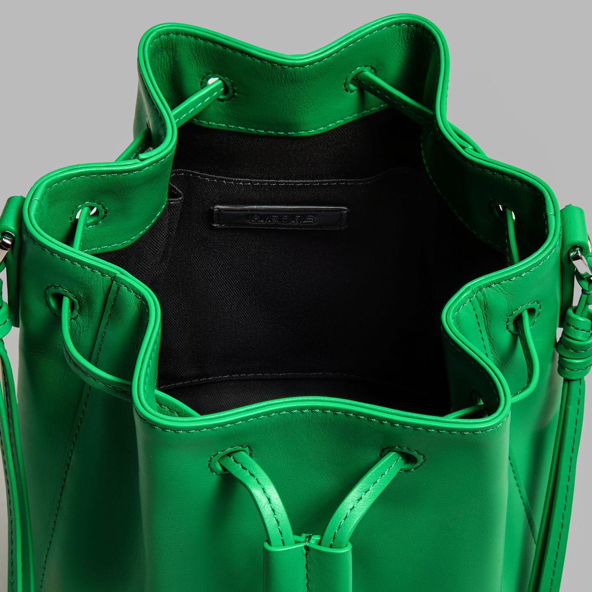 G/FORE Exclusive - LEATHER CART BUCKET BAG